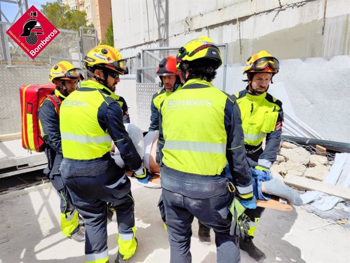 Herido un trabajador al caer desde tres metros de altura en una obra en Benidorm