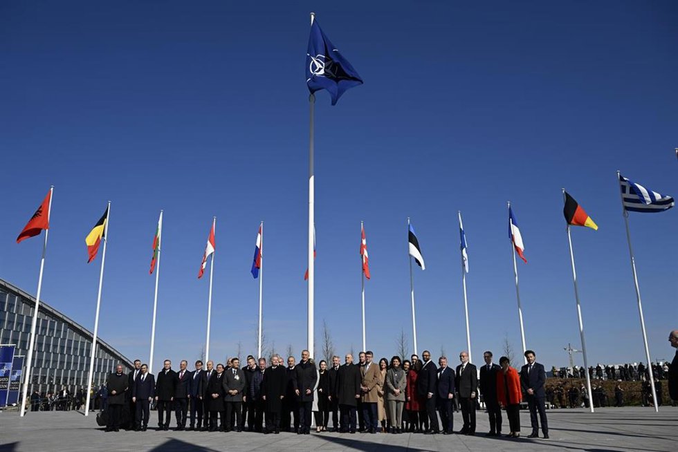 Archivo - 04 April 2023, Belgium, Brussels: Nato members pose for a group photo during a flag-raising ceremony after Finland's accession to NATO, at the NATO headquarters in Brussels. Finland became on Tuesday the 31st member state of The North Atlantic