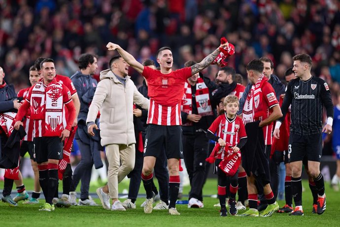 Archivo - Players of Athletic Club celebrates the win after the Copa del Rey match between Athletic Club and Atletico de Madrid at San Mames on February 29, 2024, in Bilbao, Spain.