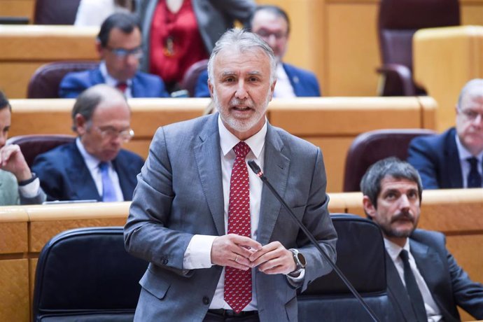 Archivo - El ministro de Política Territorial y Memoria Democrática, Ángel Víctor Torres, durante una sesión de control al Gobierno en la Cámara Alta, a 6 de febrero de 2024, en Madrid (España). El Gobierno afronta esta sesión de control con incertidumbre