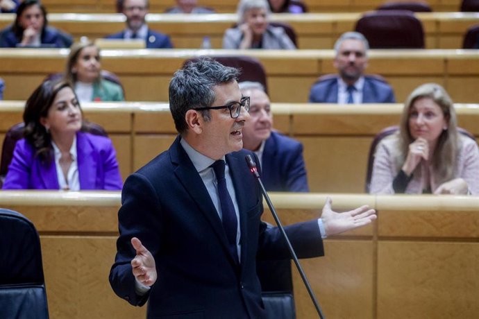 El ministro de la Presidencia, Relaciones con las Cortes y Justicia, Félix Bolaños, durante una sesión de control al Gobierno, en el Senado, a 2 de abril de 2024, en Madrid (España). La prórroga de los presupuestos de 2023 para todo el año 2024 ha centrad