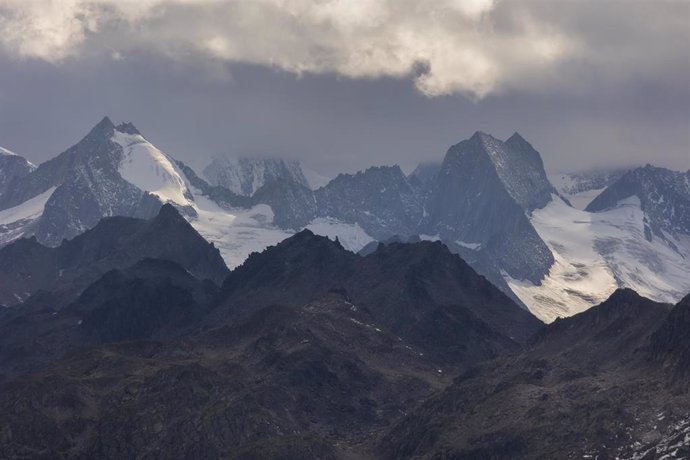 Archivo - Cordillera de los Alpes