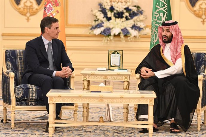 El Presidente Del Gobierno, Pedro  Sánchez, Ha Viajado Esta Tarde A Yeda, Donde Ha Mantenido Un Encuentro Con El  Primer Ministro Y Príncipe Heredero De Arabia Saudí, Mohammed Bin Salman