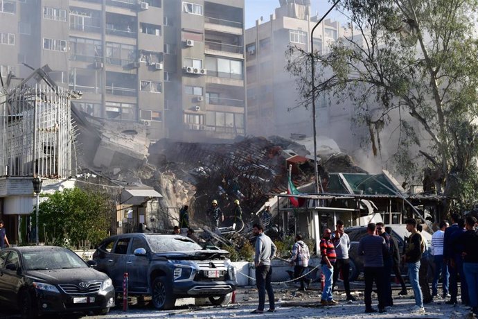 Una fotografía del edificio destruido tras el ataque contra el Consulado iraní en la capital de Siria, Damasco