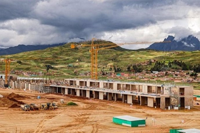 Construcción del nuevo Aeropuerto Internacional de Chinchero en el Cusco.