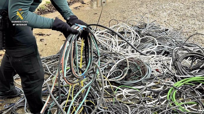 Archivo - Detenido por robar del interior de una empresa riojana 150 kilos de cable de cobre, valorados en más de 70.000 euros