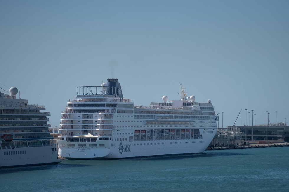 Buque MSC Armonía retenido en el Puerto de Barcelona, a 3 de abril de 2024, en Barcelona, Catalunya (España).