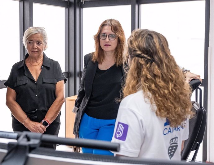 La consejera Candelaria Delgado junto a la directora del ICI, Ana Brito