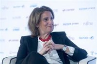 Ribera confirma que el Gobierno trabaja en la fórmula para hacer permanente el impuesto a energéticas y banca