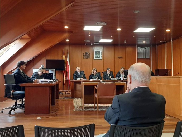 Acusado de estafar casi 70.000 euros al SCS con la venta de material ortoprotésico, en el juicio contra él en la Audiencia Provincial de Cantabria