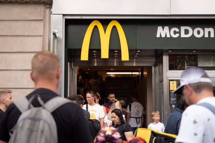 Archivo - Un restaurante de la franquicia McDonalds en Barcelona, a 7 de agosto de 2023, en Barcelona, Catalunya (España). McDonald's es una franquicia de restaurantes de comida rápida estadounidense con sede en Chicago, Illinois.1? Sus principales produ