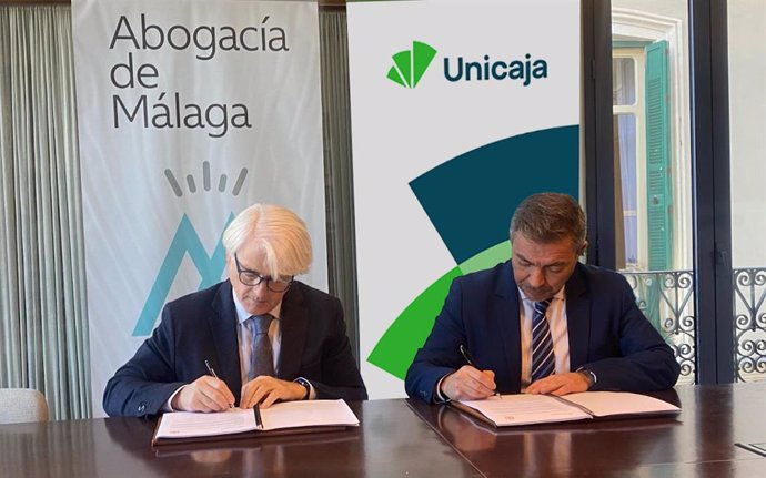 Firma del acuerdo de colaboración entre Unicaja y el Colegio de Abogados de Málaga.