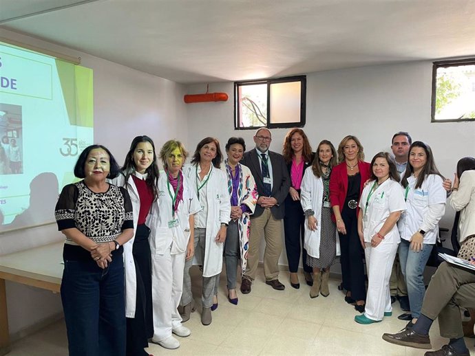 Pacientes afectados de Artritis Reumatoide aprenden a gestionar su enfermedad en el Hospital Marítimo de Torremolinos