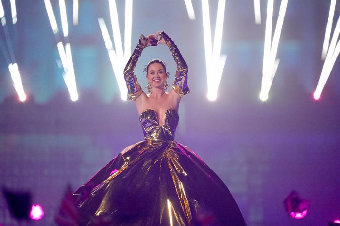 Archivo - 07 May 2023, United Kingdom, Windsor: US singer Katy Perry performs during the Coronation Concert held in the grounds of Windsor Castle, to celebrate the coronation of UK King Charles III and Queen Camilla. Photo: Yui Mok/PA Wire/dpa