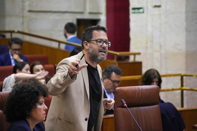 El portavoz del Grupo Mixto Adelante Andalucía, José Ignacio García, en una imagen de archivo en el Pleno del Parlamento. 