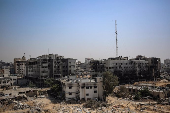 02 April 2024, Palestinian Territories, Gaza City: A view of the remains of al-Shifa Hospital complex, following a two-week military operation by the Israeli army in Gaza City. Photo: Omar Ishaq/dpa