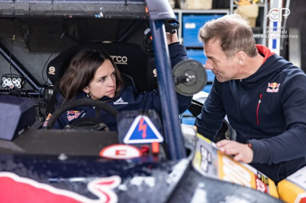 Los pilotos Cristina Gutiérrez y Sébastien Loeb.