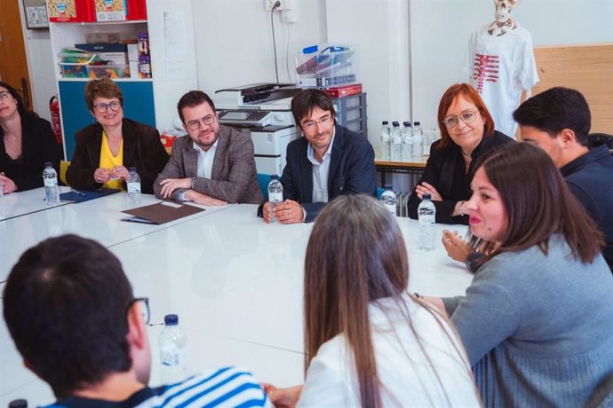 El president de la Generalitat, Pere Aragonès, durant la visita