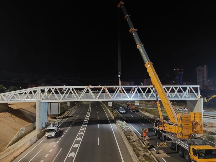 La Generalitat ultima la construcció de la passarella sobre la CV-30 per a connectar Benimmet amb el casc urb de Valncia