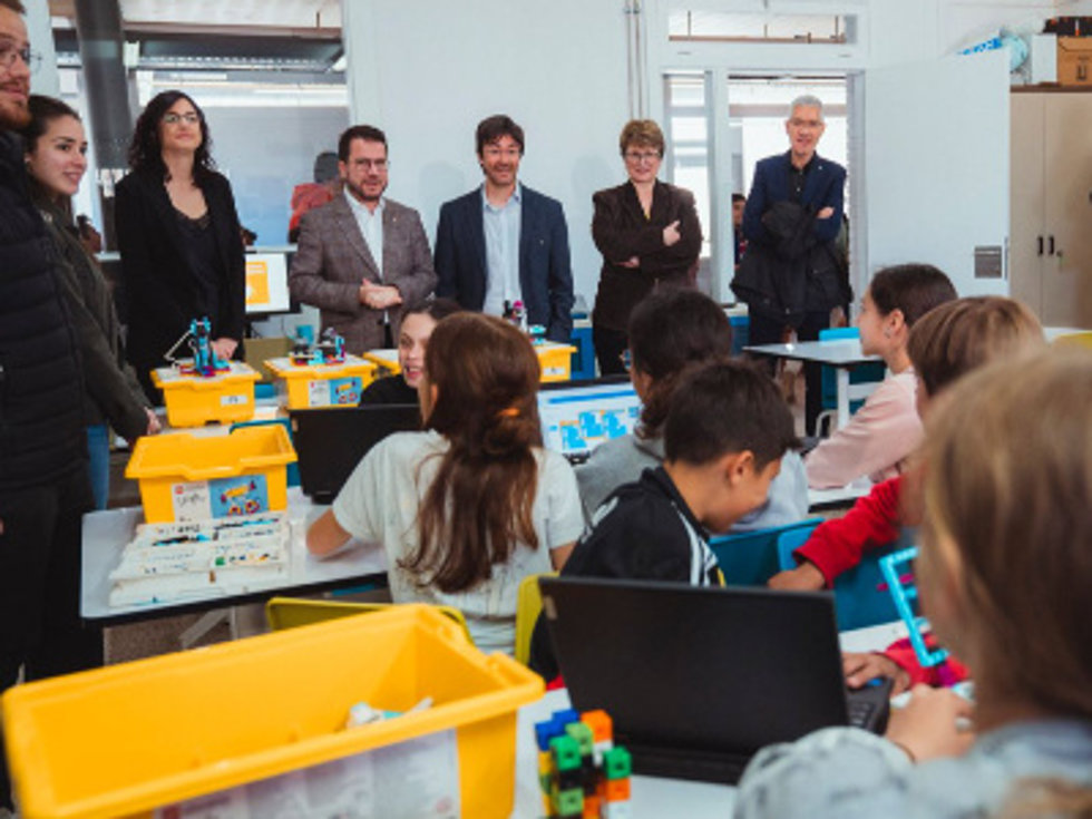 El presidente Pere Aragons y la consellera Anna Simó visitan la Escola Arnau Berenguer de El Palau d'Anglesola (Lleida) tras las obras de ampliación