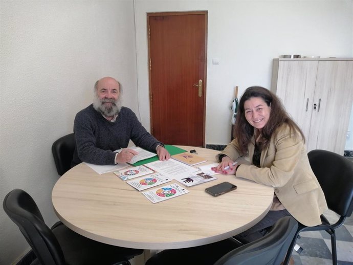 Ana Moreno reunido con Juan Benítez.