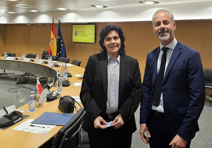 El consejero de Educación, Formación Profesional y Universidades, Sergio Silva, participa junto a la directora de Universidades y Política Universitaria, Marta Pascual, en el Conferencia General de Política Universitaria