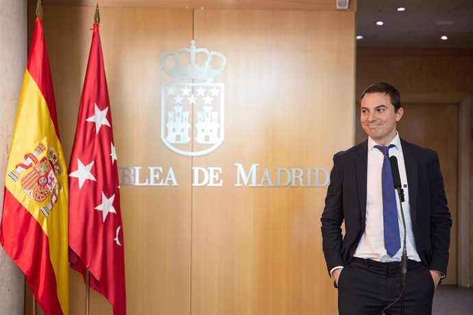 El portavoz del PSOE en la Asamblea, Juan Lobato.