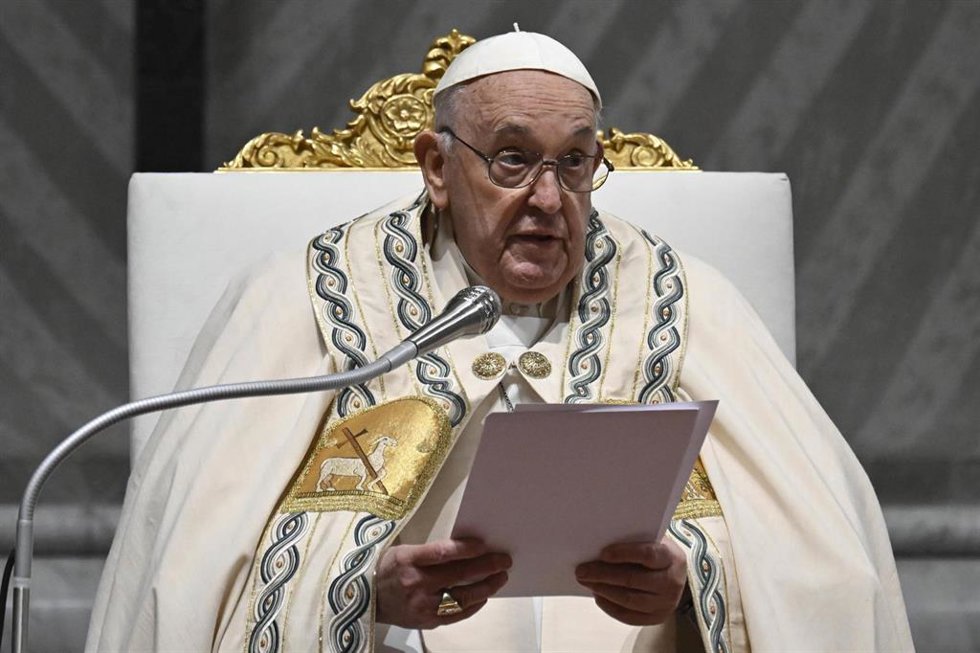 March 30, 2024, Vatican City, Italia: Pope Francis presides over a Holy Mass toEaster Vigil in the Holy Night of Easterin Saint Peter's Basilica at the Vatican City, 30 March 2024. .ANSA/VATICAN MEDIA. NPK,Image: 861279235, License: Rights-managed,