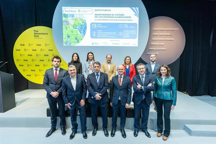 Presentación del informe 'Redefiniendo el futuro de los sistemas alimentarios: la sostenibilidad como fuerza transformadora' de Forética en la Feria Alimentaria 2024 en Barcelona.