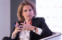 Ribera prevé bajos precios de la electricidad durante un tiempo, con episodios "puntuales" en negativo