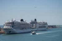 Familiares de bolivianos del buque atracado en Barcelona aseguran que "ellos son las víctimas"