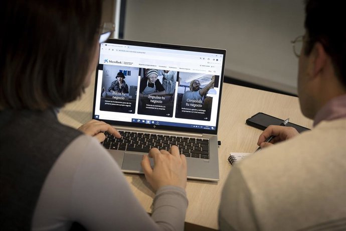 Curso de formación online para emprenedores de MicroBank.