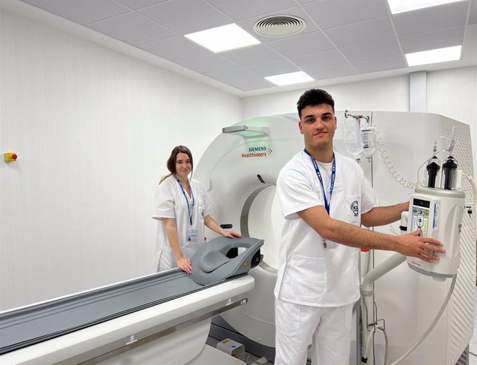 Alumnos realizando prácticas en uno de los hospitales del grupo HM en Málaga.