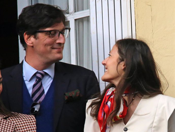 Luis Medina y su novia, Clara Caruana han disfrutado de unos días de descanso en Sevilla