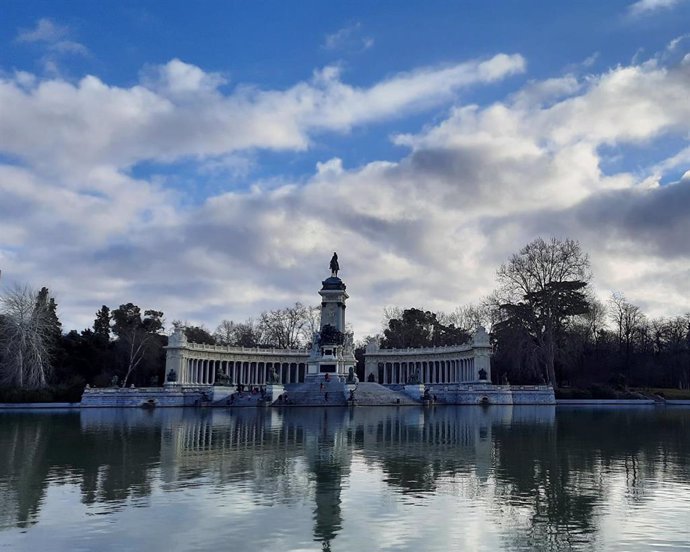 Archivo - Estanque en los Jardines del Buen Retiro