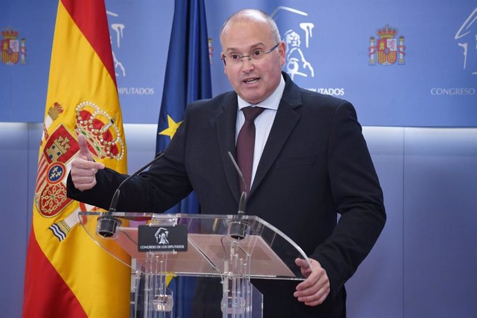 El portavoz del PP en el Congreso, Miguel Tellado, durante una rueda de prensa, en el Congreso de los Diputados, a 26 de marzo de 2024, en Madrid (España). Durante la comparecencia, ha hablado sobre temas de actualidad política, entre otros.