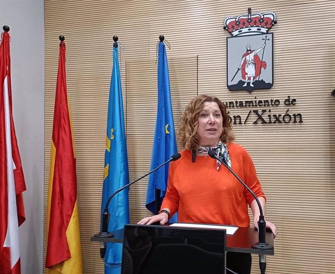 Rueda de prensa en el Consistorio gijonés de la concejala del Grupo Municipal Socialista del Ayuntamiento de Gijón, Carmen Eva Pérez Ordieres.