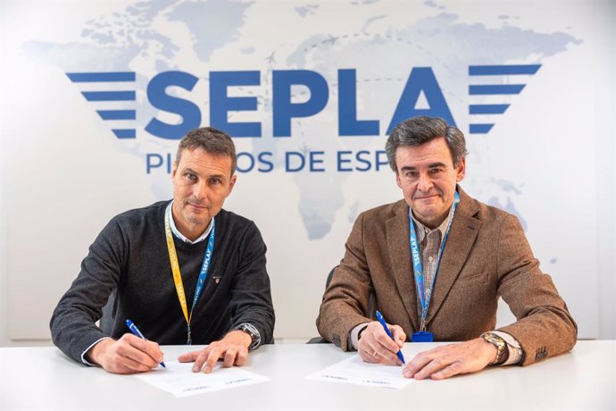 Alianza intersindical entre Iberia y Vueling.