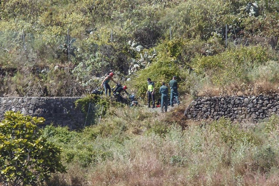 Archivo - Un dispositivo policial realiza trabajos de rastreo en busca de alguna pista de la desaparecida Juana Ramos en una finca ubicada en el paraje conocido como camino Hoya Olivares y en los alrededores, en el municipio de Arucas, a 28 de abril de 