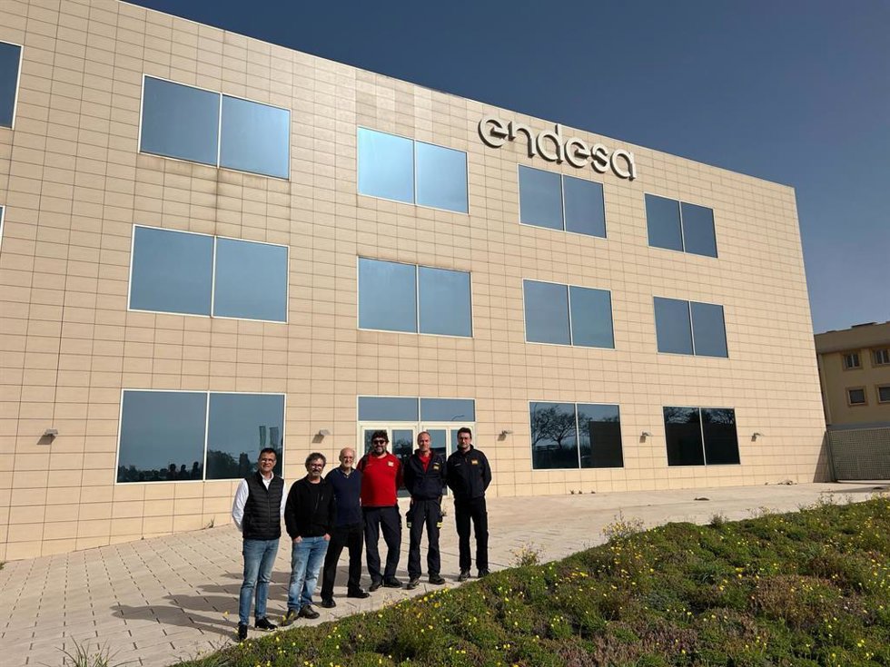 Visita de Bomberos de Mallorca al Centro de Control de Red Endesa.