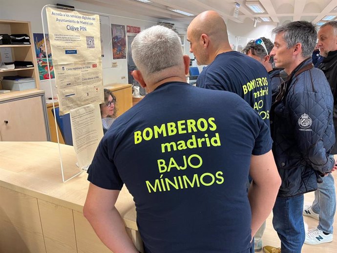 Representantes sindicales de Bomberos de Madrid presentan por Registro una carta dirigida al alcalde Martínez-Almeida con el fin de desbloquear la negociación del Acuerdo Sectorial