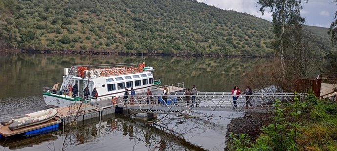 El barco turístico 'Balcón del Tajo' inicia una nueva temporada con dos rutas los fines de semana