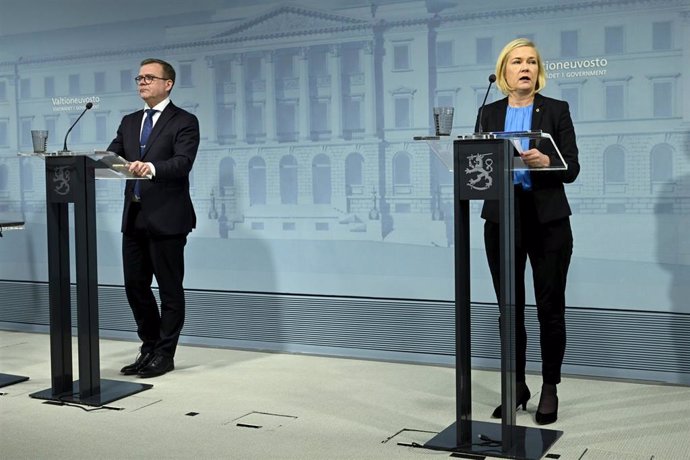Archivo - El primer ministro de Finlandia, Petteri Orpo, y la ministra del Interior, Mari Rantanen.