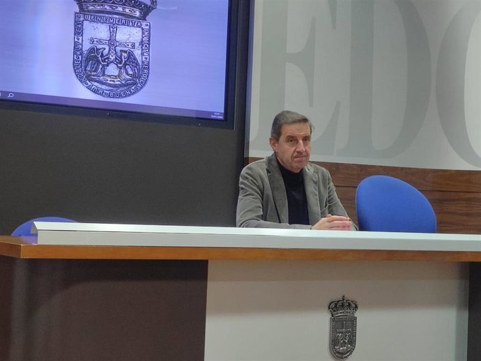 Archivo - El portavoz del PSOE en Oviedo, Carlos Fernández Llaneza