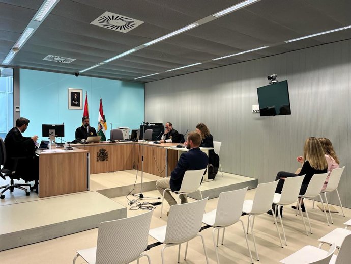 Juicio por el agricultor detenido por, presuntamente, intentar arrollar a dos agentes el primer día de la tractorada 'alterantiva' en Logroño