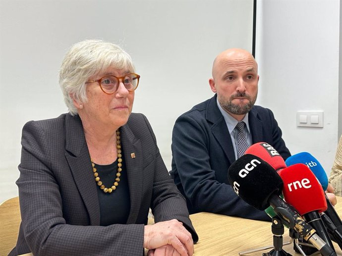 L'exconsellera i eurodiputada de Junts Clara Ponsatí i el professor i periodista Jordi Graupera
