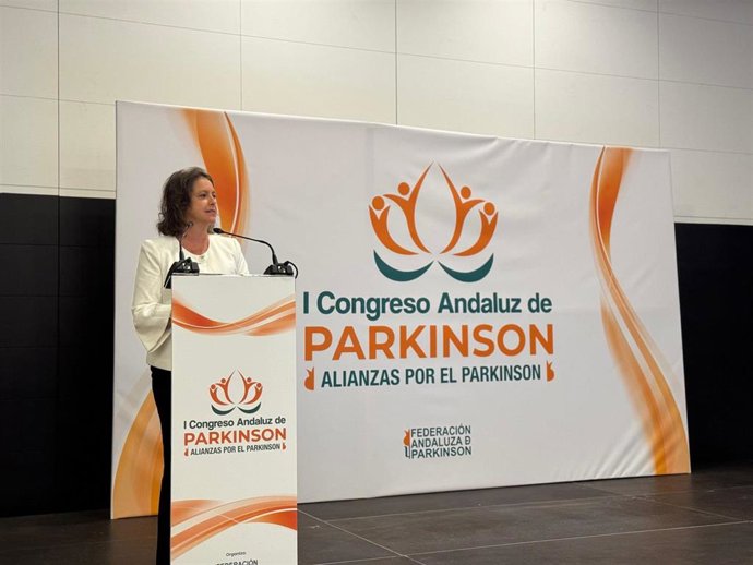 La consejera de Salud y Consumo de la Junta de Andalucía, Catalina García, en la inauguración del I Congreso Andaluz de Párkinson, que se celebra en Sevilla y está organizado por Fandep.