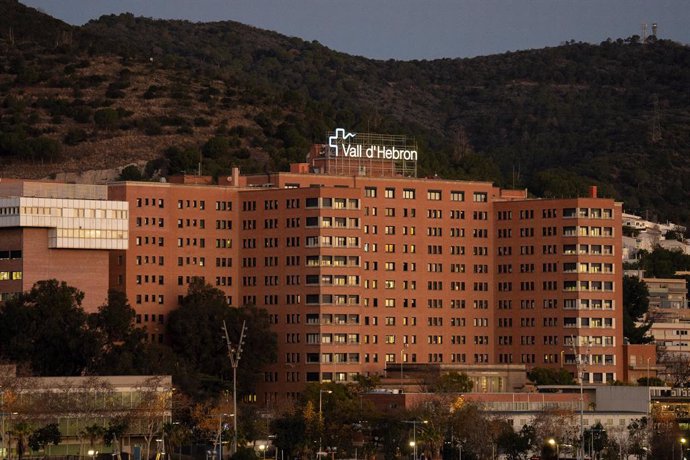 Archivo - Façana de l'Hospital Vall d'Hebron