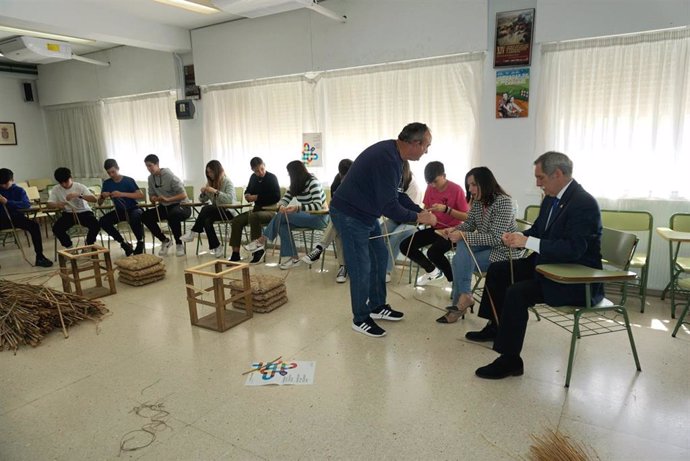 Gálvez y Viso (dcha.) participan en el taller celebrado en Castro del Río.