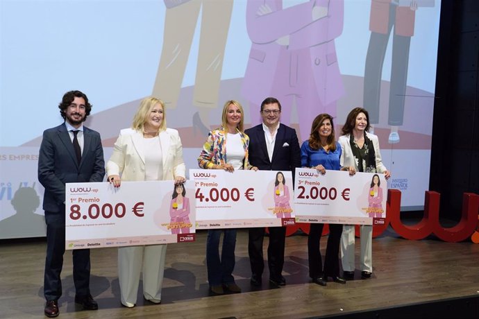 Entrega de los galardones de la III edición del programa-concurso de emprendimiento femenino Wow.Up, organizado por la Asociación de Empresarios del Sur de España, Cesur.